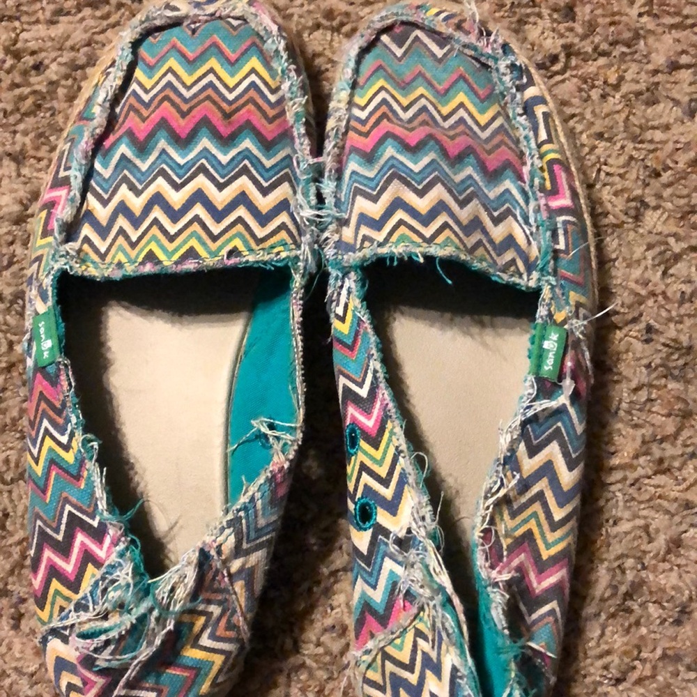 Chevron Sanuks